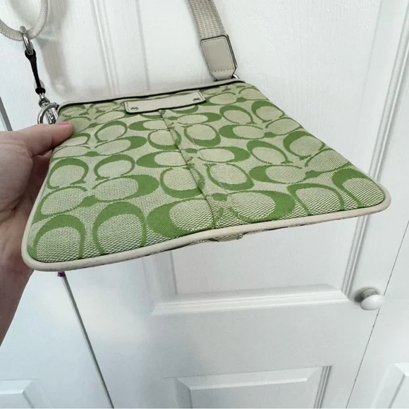 Vintage 90’s Coach Lime Green Signature Monogram Pattern Canvas Crossbody Bag - Picture 5 of 15